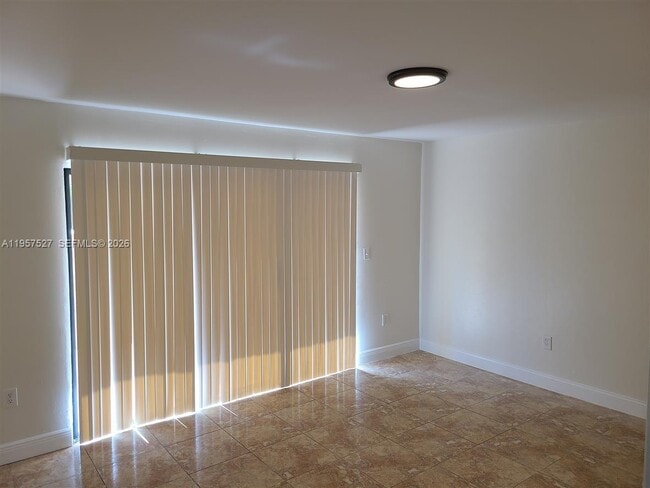 Building Photo - 4020 Del Rio Way