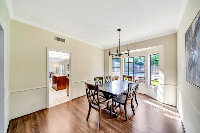 Building Photo - 30428 Penrod Dr