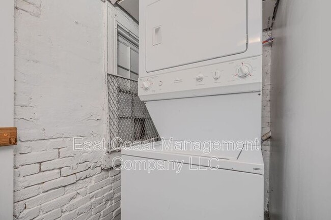 Building Photo - 717 W Lanvale St