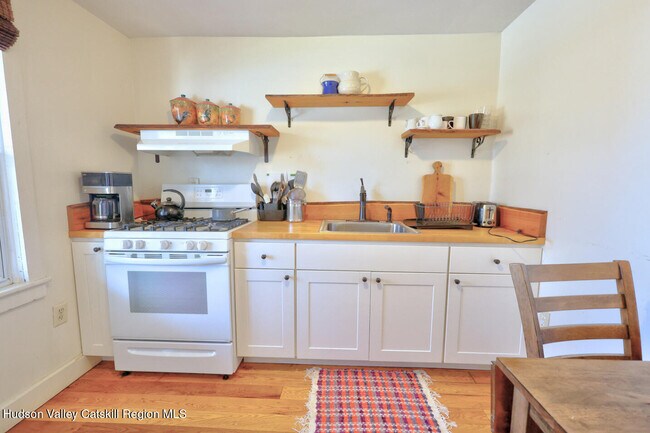 Building Photo - 101 Garcia Ln