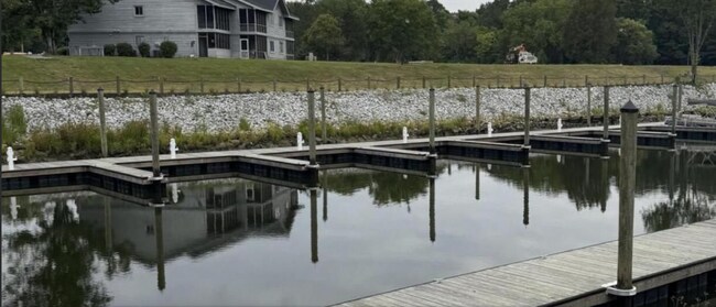 Building Photo - Mariners Way