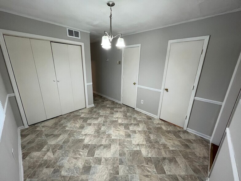 Building Photo - 1111 Emmett St