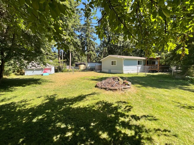 Building Photo - Charming 2 bedroom 2 bath house in Nisqual...
