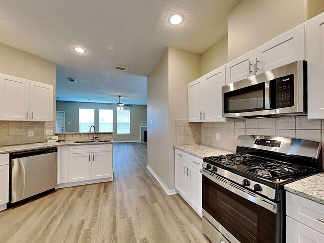 Building Photo - 12143 Landsdown Ridge Way