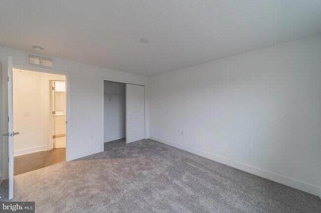 Building Photo - 135 Stoutsburg Blvd