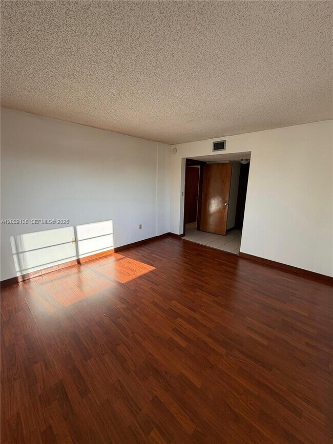 Building Photo - 605 NW 72nd Ave