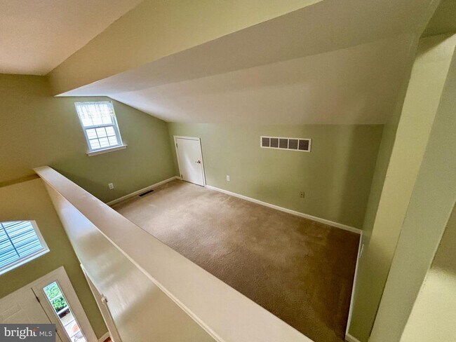 Building Photo - 17326 King Philip Way
