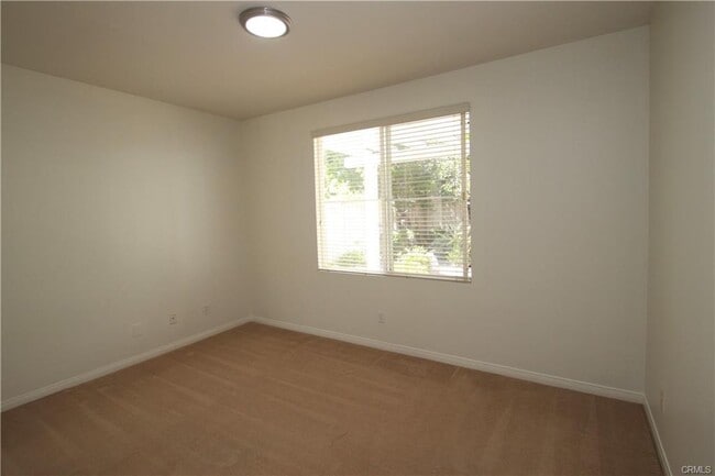 Building Photo - 19 Benavente