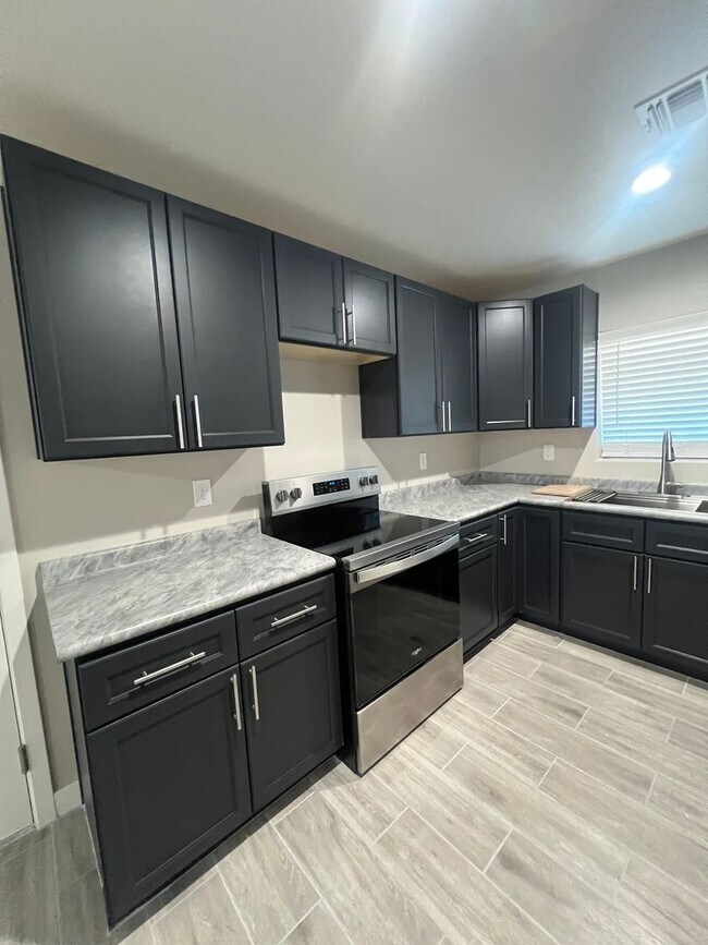 Building Photo - 4011 S 24th St