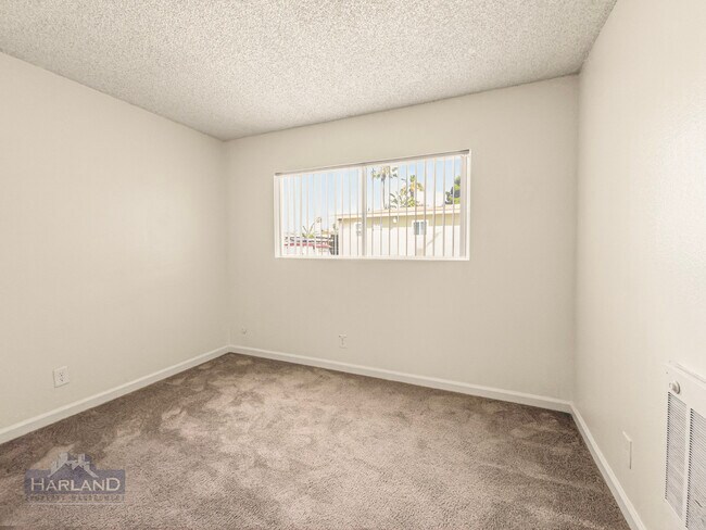 Building Photo - 2112-2114 Thomas Avenue - 2114 Unit 2-