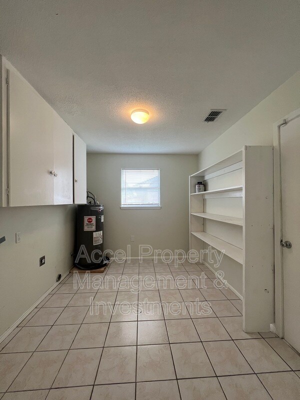 Building Photo - 1515 S 15th Ave