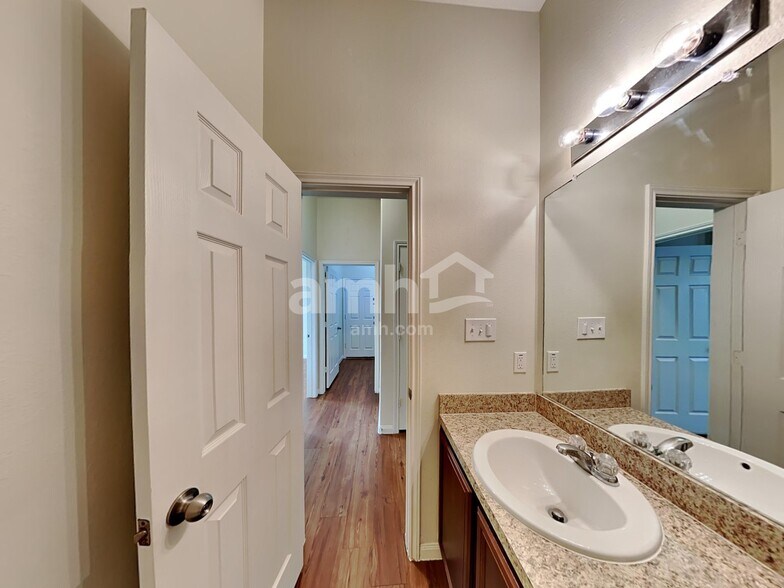 Building Photo - 2210 Steep Pine Trl