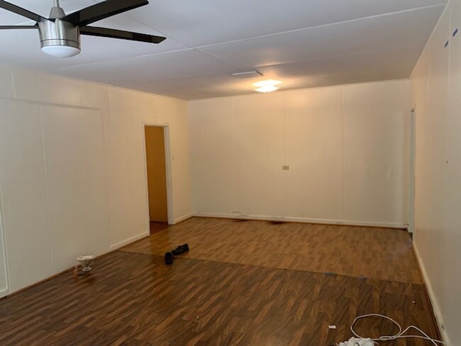 Building Photo - Waikiki Area - 3 bedrooms, 1 bath house - ...