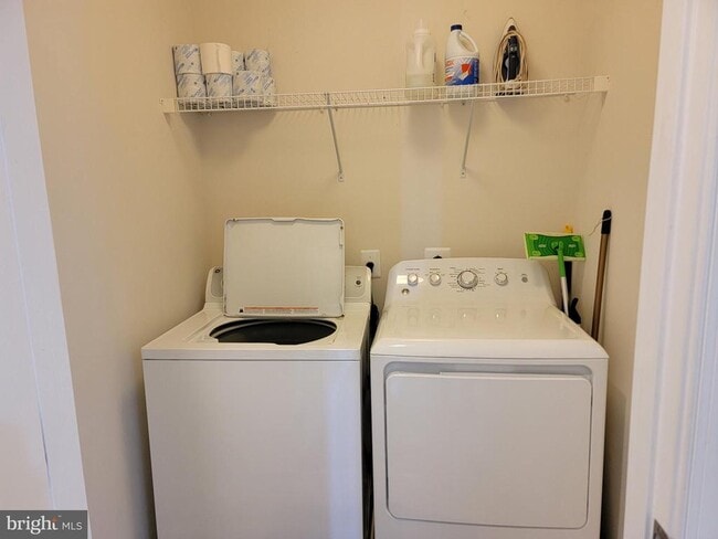 Building Photo - 12347 Echo Hill Pl