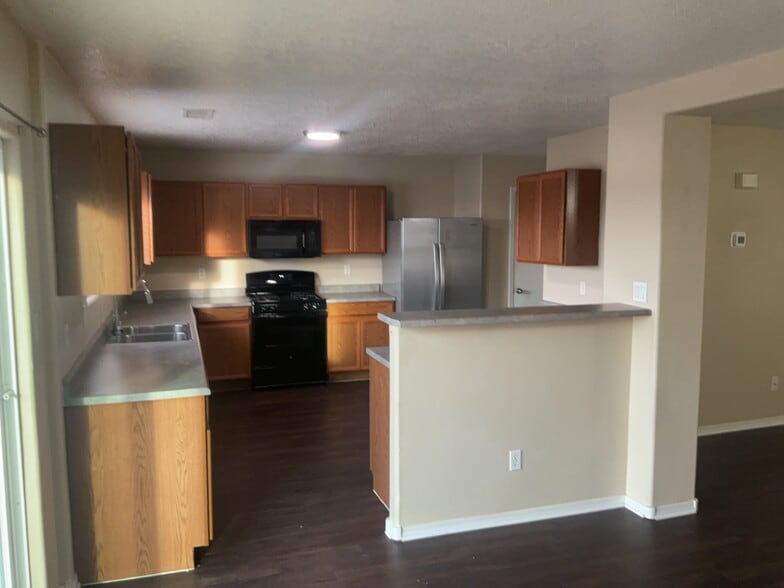 Building Photo - 5205 Caprock Dr NE