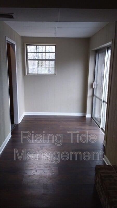 Building Photo - 5500 Crestview Dr