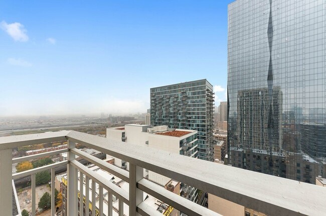 Building Photo - 1400 S Michigan Ave