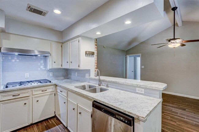 Building Photo - 10622 Sapling Way