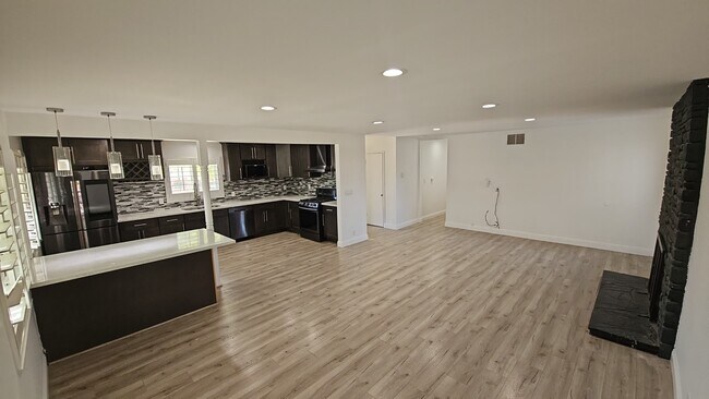 Building Photo - 45010 18th St W