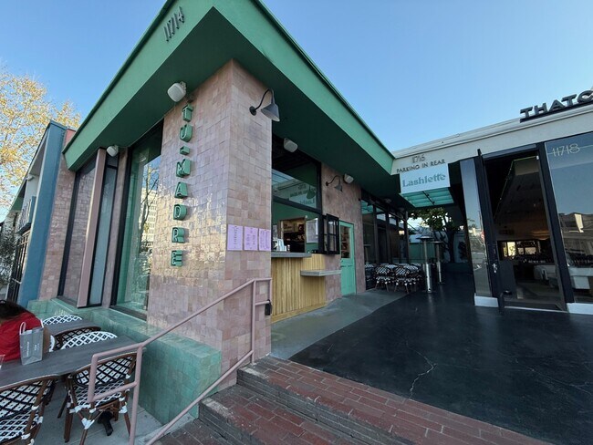 Building Photo - 11970 Montana Ave