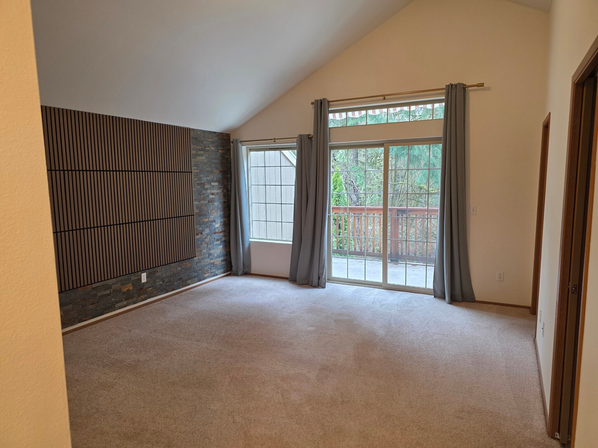 Building Photo - 2732 Hidden Springs Loop SE