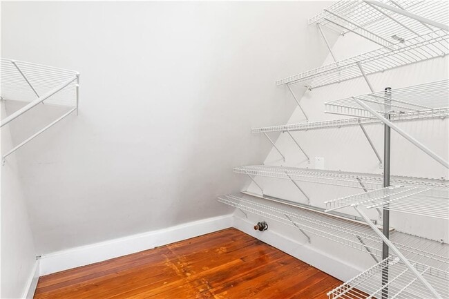 Building Photo - 58 Forest St