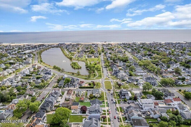 Building Photo - 504 8th Ave