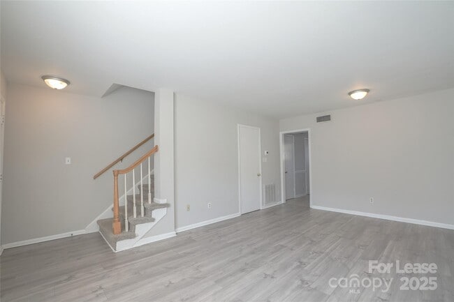 Building Photo - 4624 Old Lantern Way