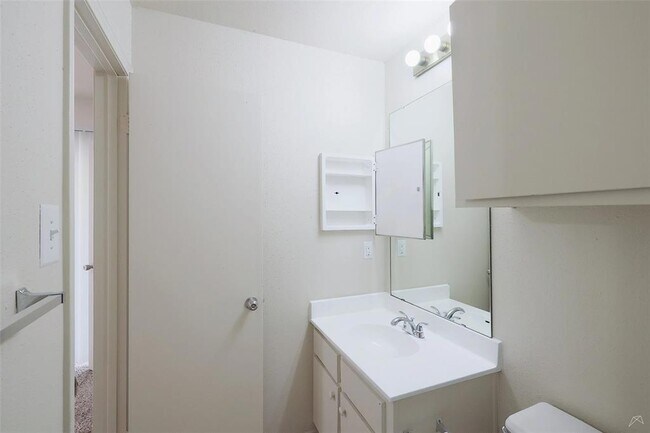 Building Photo - 10401 N Lamar Blvd