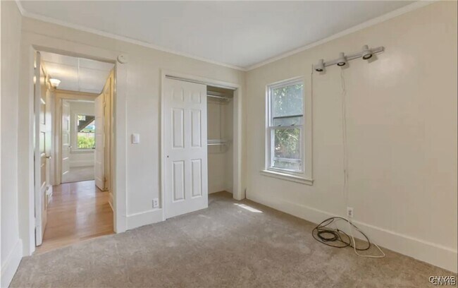 Building Photo - 1607 Burnet Ave