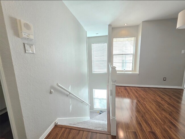 Building Photo - 2277 S Kirkwood Rd