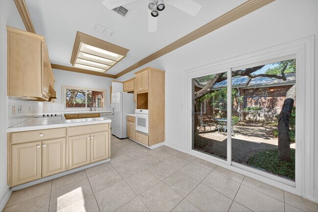Building Photo - 1 Villa Bonita