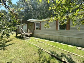 Building Photo - 3 Bed, 2 Full Bath - Country Living on 1 Acre Near Alabama River