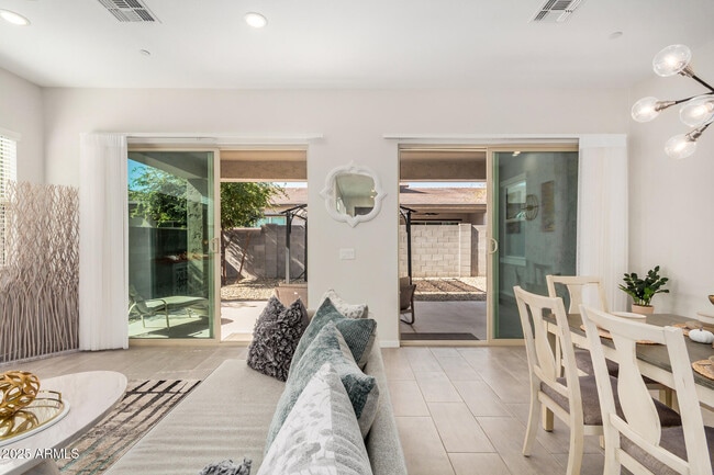 Building Photo - 1914 N 140th Ave