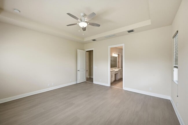 Building Photo - 9334 Crestview Cir