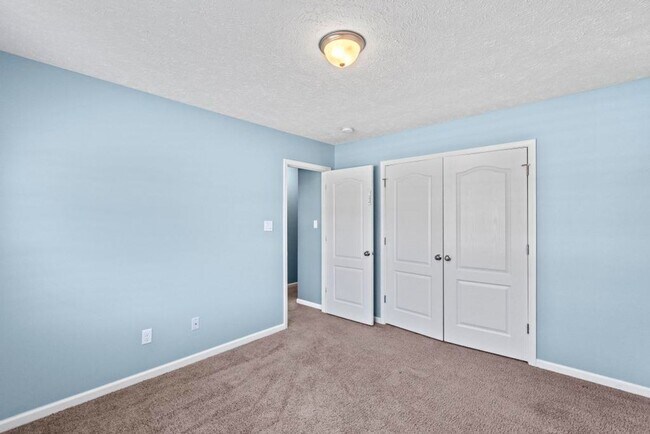 Building Photo - Beautiful home in great neighborhood!