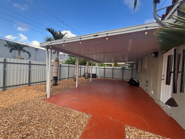 Building Photo - 1563 W 81st St