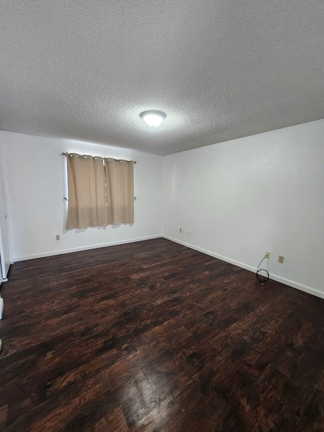Building Photo - 2 Bed, 1 Bath in Oceano- Water and Trash Included!