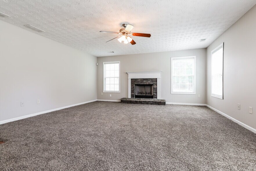 Building Photo - 3854 Sagebrush Ln