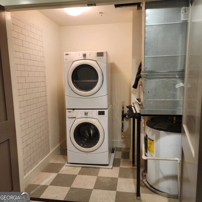 Building Photo - 1100 Howell Mill Rd NW