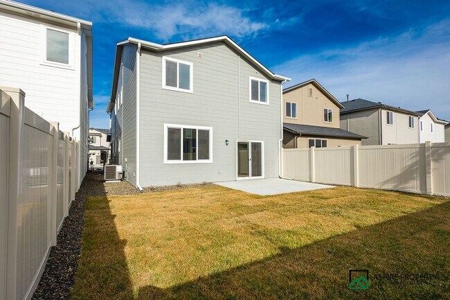 Building Photo - Brand New 4 Bed 3 Bath