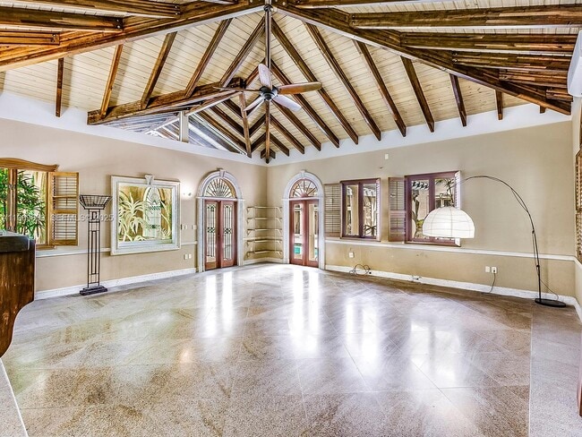 Building Photo - 3504 Banyan Cir