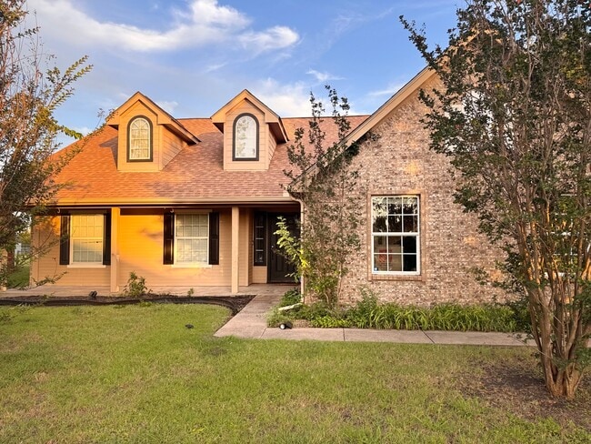 Building Photo - 114 Flower Meadows