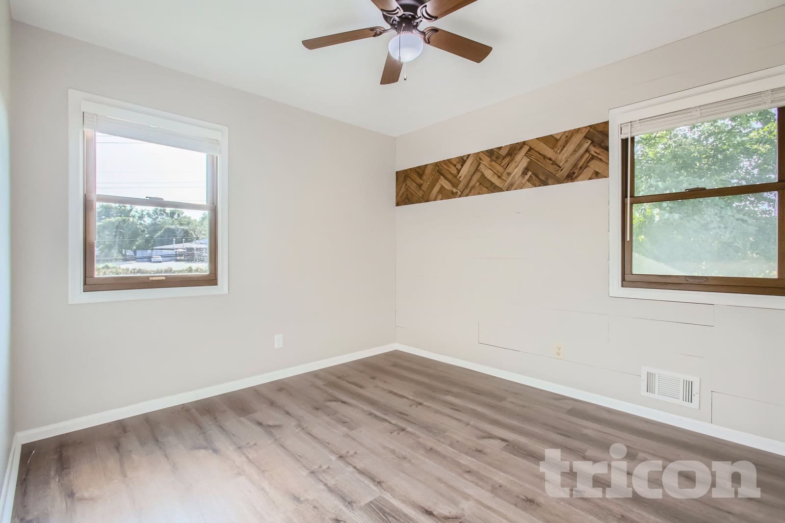 Building Photo - 1916 Lamplight Dr