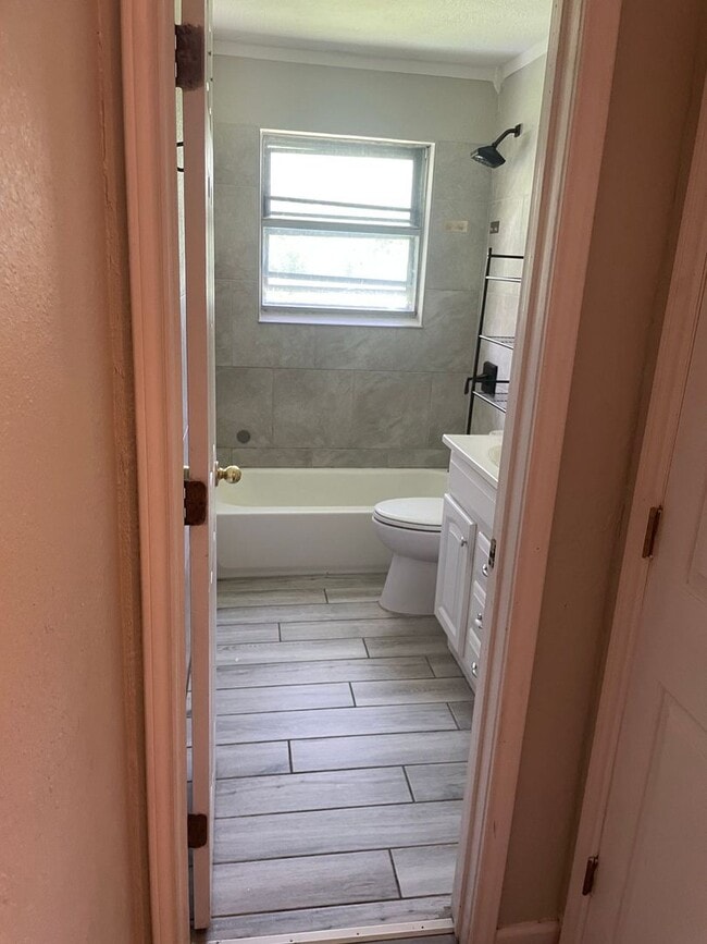Building Photo - Renovated 3-bedroom House! HOUSING ACCEPTED!