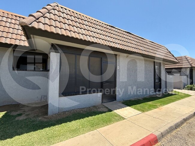 Building Photo - 9021 W Elm St