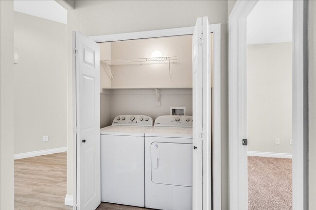 Building Photo - 3 Bedroom, Single Story Home in Seven Hills