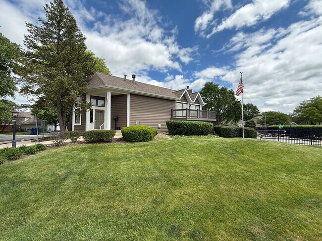 Building Photo - 355 Lambert Dr