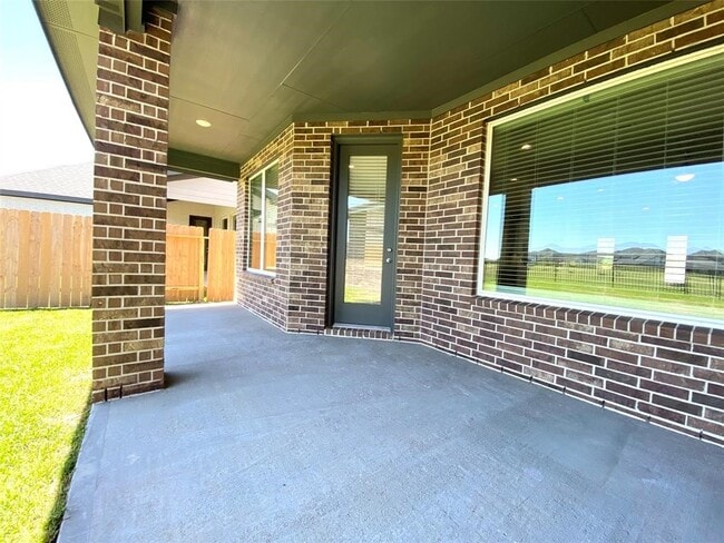 Building Photo - 29339 Red Rocks Pk Dr