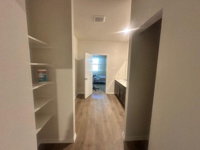 Building Photo - 4517 River Run Rd